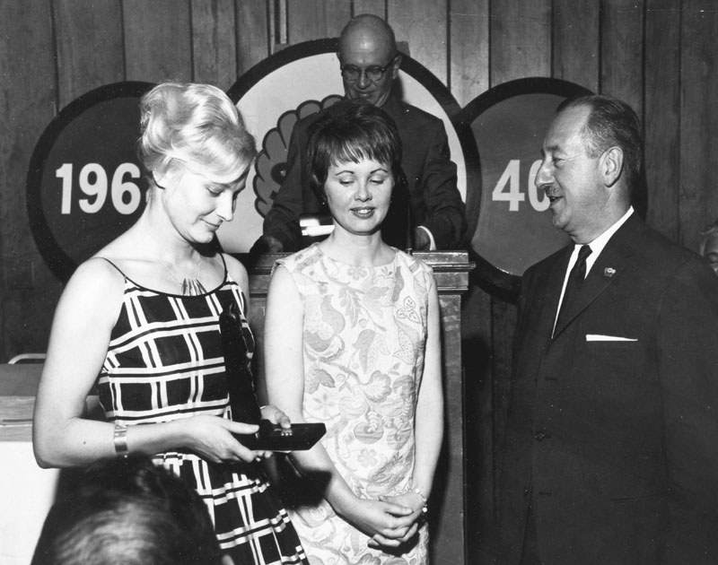 1964_142-02